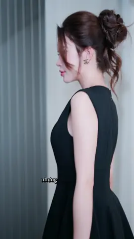 Đừng Nhìn Vào Cuộc Sống Của Người Khác Để Mơ Ước …! Hãy Là Phiên Bản Tốt Nhất Của Chính Mình ..! #vaynoidiatrungcaocap #vay #vayxinh #tamdaithuonggia #vaythietke #vaydep #viral #viralvideo 
