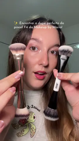 Se és fã do pincel F4 da Makeup by Mario mas não queres gastar tanto, descobri o dupe perfeito na Primark 🤯 É super acessível, macio e faz o mesmo efeito incrível na pele! 💖 #MakeupDupe #PrimarkBeauty #MakeupByMario #BeautyOnABudget #MakeupTips 
