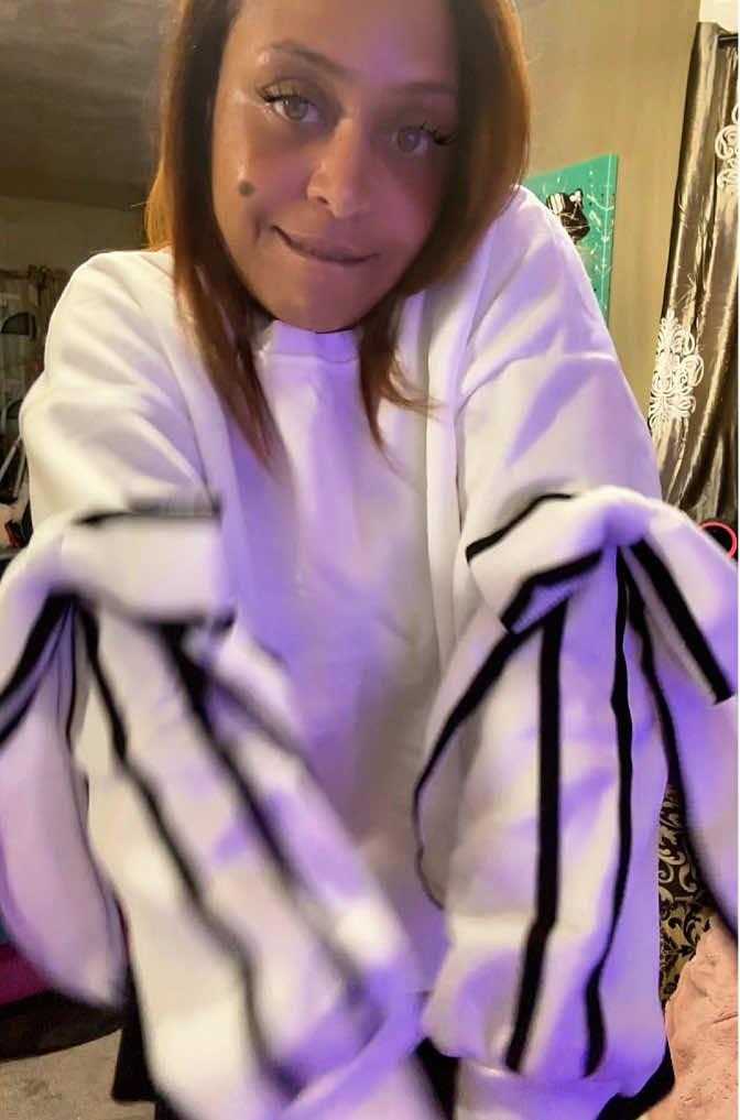 #Bow #bowSleeve #Pullover #bowsweatshirt #girly 