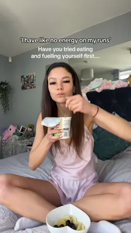 If you’ve got no energy, struggle through and make no progresss and feel exhausted after….try fuelling a bit better it works 💁‍♀️ #runtok #FitTok #Running #preworkout 