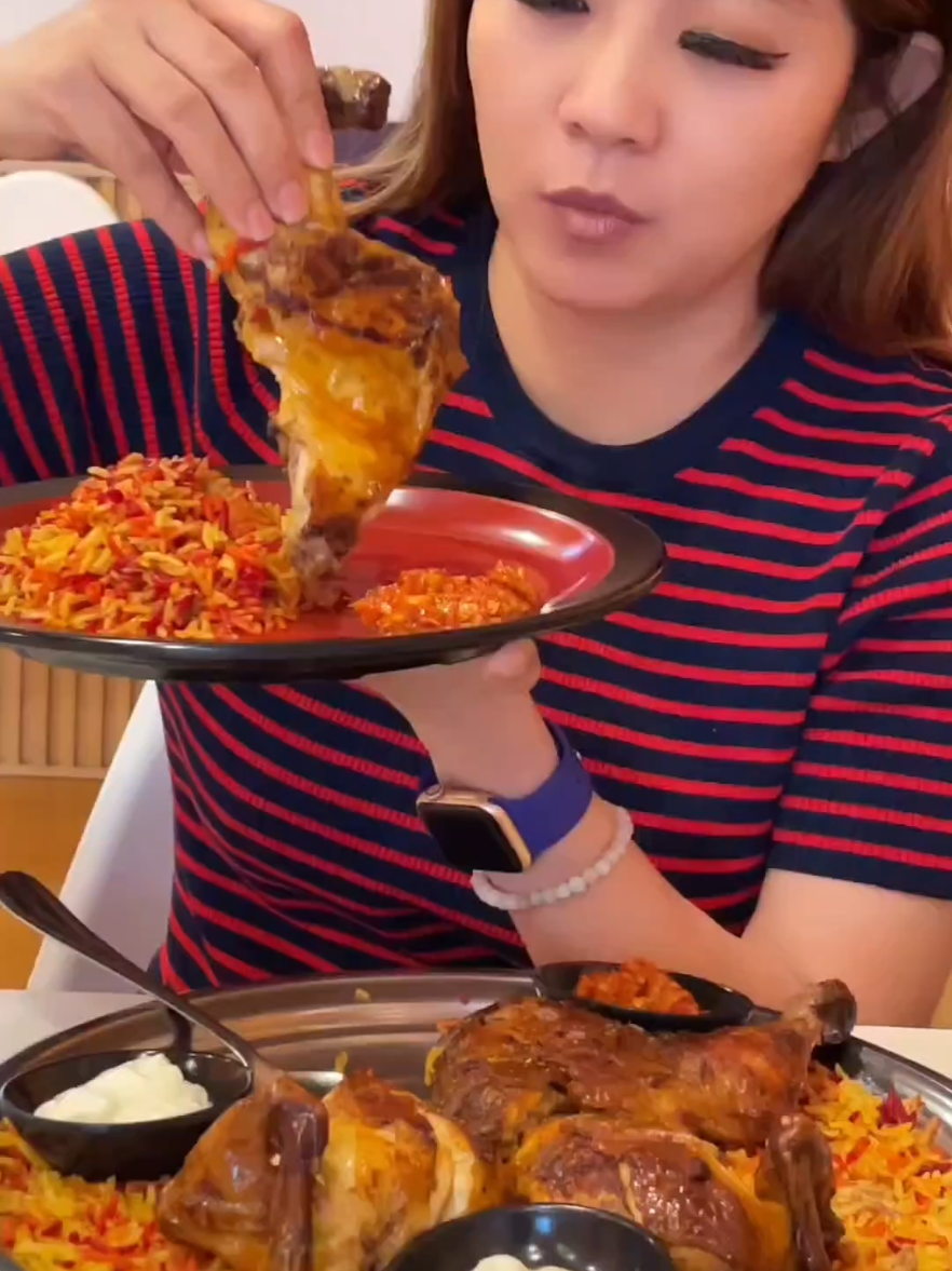 Emados paket buat ber empat ayam 1 ekor, nasi briyani plus sambal,garlic mayo, harga terjangkau promo terbatas,klaim voucher di video aku,yuk dicheckout #goacademydiningsep #emados #meago #promoseruweekend #promomakangajian 