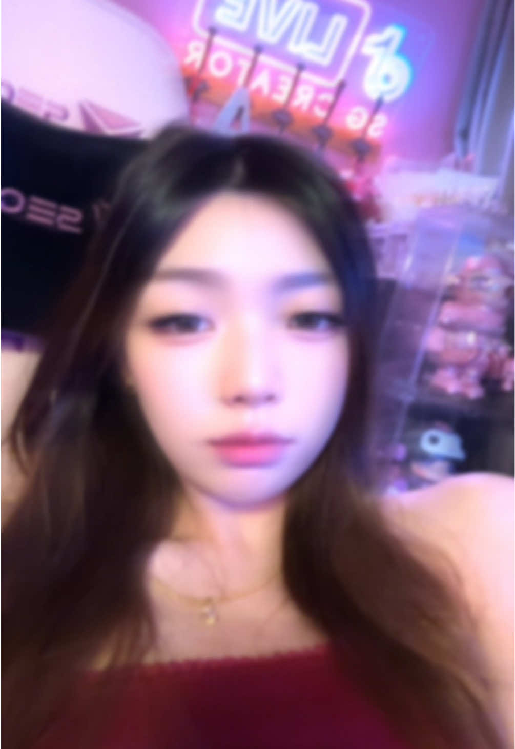 🎀 too cute to scroll past ~ come into my livestream and say hi 🎀 #tiktoklive #fyp #foryoupage 