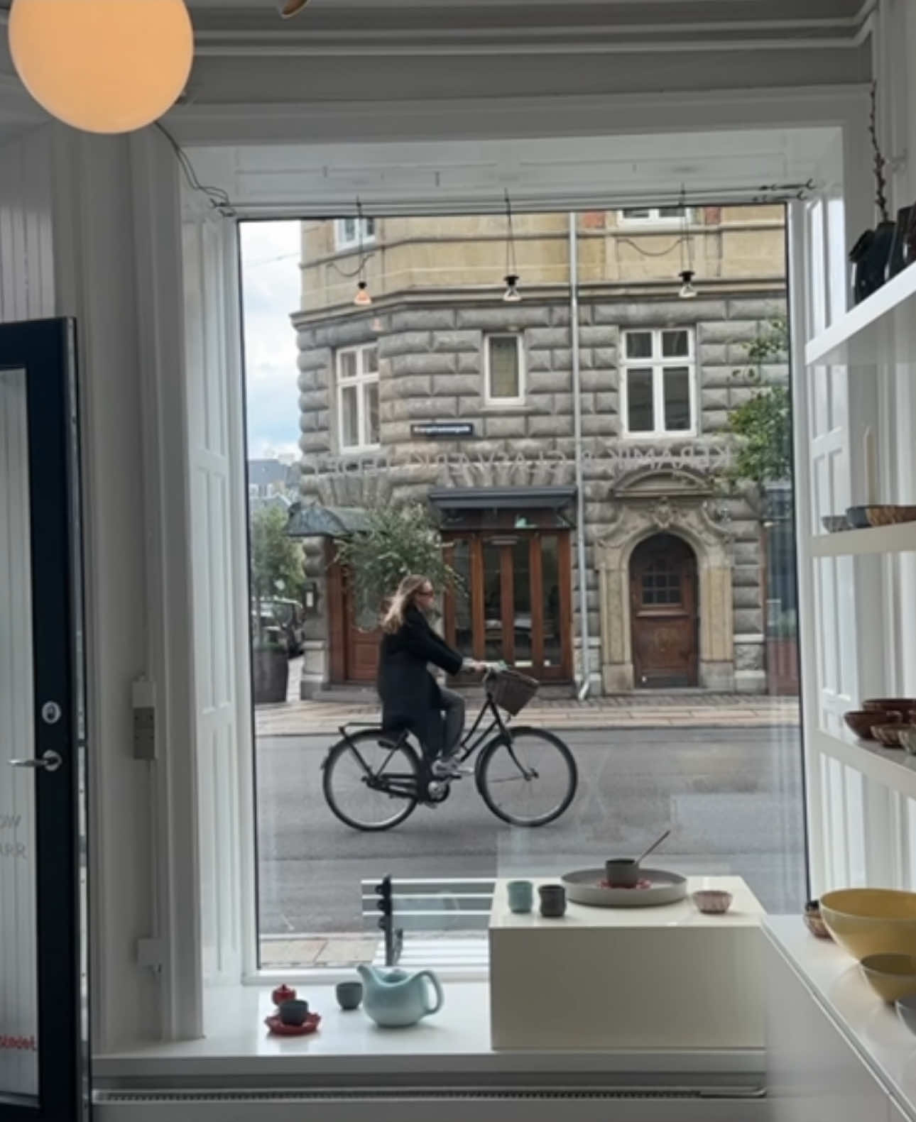 New vlog is out :)  -  A very special one; my mom visiting me here in Copenhagen. Hope you enjoy it  🫶🏻  #Vlog #copenhagen #slowliving #ditl #aestheticvideos 