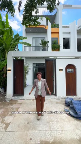 MẶT TIỀN THANH LƯƠNG - HOÀ XUÂN ĐÀ NẴNG. Diện tích: 100m (5x20) Hướng: Tây Bắc. Mặt tiền đường 7m5 lề 3m có sân để ô tô vào nhà, 3 phòng ngủ đầy đủ công năng và thiết bị. Phong cách hiện đại tông màu ấm sang trọng. Gần Sân vận động Hoà Xuân, cách sân bay 6km, cách biển 5km.  #phamthao #phamthaodanang #cothaonhadat #nhadepdanang