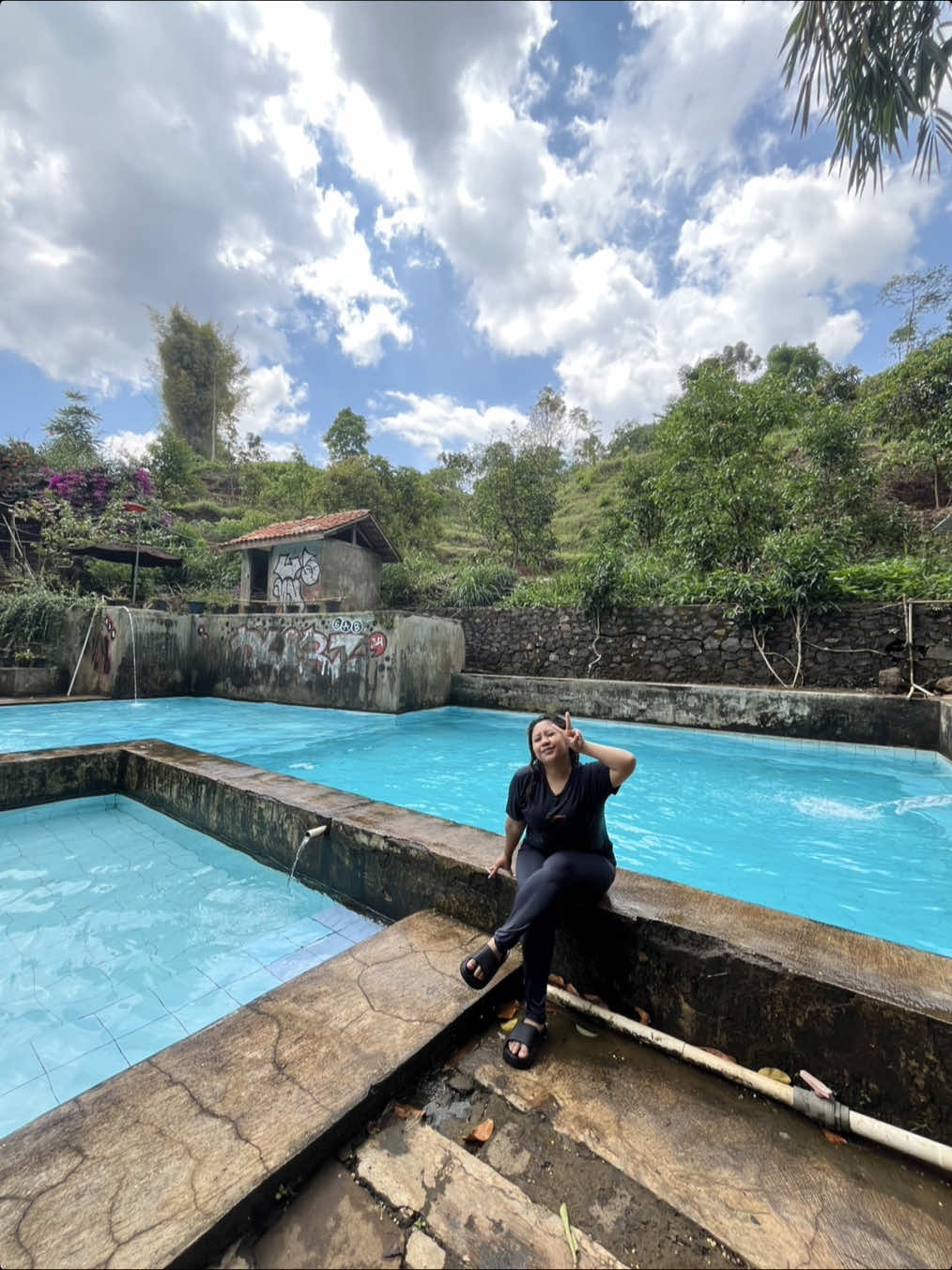 CENGDEM (goceng adem) Segerr bgt sumpah, air manglayang tanpa kaporitt 📍paniisan cippo ujungberung #promoseruweekend #fyp #placetogobandung #cengdem #wisataujungberung 
