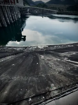 Em đã xa anh mất rồi người ơi...!