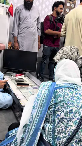 Another Chinese visitor came to my shop and buying some peridot pair. #china #fyppppppppppppppppppppppp #fyp #Adilgemscutter #foryoupage 