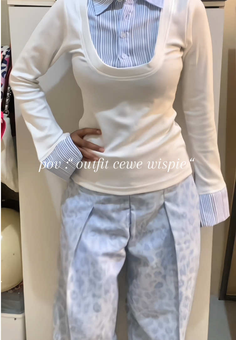 cewe cantik harus punya outfit wispie🤩 #wispie #outfitideas #outfitinspo #kemeja 