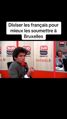 On nous répète sans cesse qu’il faut « faire des économies » en tapant sur les retraités, accuser les immigrés de tous les maux, pointer du doigt les non-vaccinés, ceux en arrêt maladie, et plus largement diviser les Français entre eux (droite-gauche). Ce procédé n’a qu’un objectif : détourner notre attention de l’éléphant dans la pièce : la perte de souveraineté nationale au profit des institutions européennes. De Mitterrand à Chirac, de Sarkozy à Macron, tous les présidents ont suivi la même ligne : se soumettre aux règles de Bruxelles. Une fois élus, ils n’ont plus de véritable pouvoir, car l’essentiel des décisions politiques, économiques et financières est désormais dicté par l’Union européenne. Aucun grand parti n’ose proposer sérieusement une sortie de l’UE. Ceux qui en parlent, qu’il s’agisse d’Asselineau, Philippot, Étienne Chouard ou Juan Branco, sont aussitôt marginalisés, caricaturés, voire censurés. La vérité est simple : on ne peut pas être de gauche et pro-européen, car cette Europe impose l’austérité et détruit nos services publics. On ne peut pas être de droite et pro-européen, car cette Europe nie la souveraineté, les frontières et les choix démocratiques des nations. L’Union européenne n’est pas faite pour les peuples : elle sert avant tout les intérêts des grandes banques, des multinationales et des industriels. #frexit #europe #france 