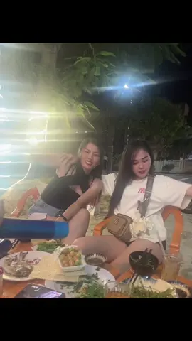 - Có xíu men vô là tay chân k yên 🤣 #78c1xinchao♥️ #khoalybiet @𝕋𝕚𝕖̂̉𝕦 𝕥𝕣𝕦̛ 🐖🐖 