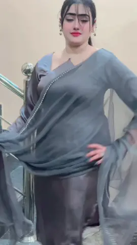 Be karaari mein b🙈🩶🩶@TiktokPakistanOfficial #viral #Foryou #myvideo #OldSongs #Trending 