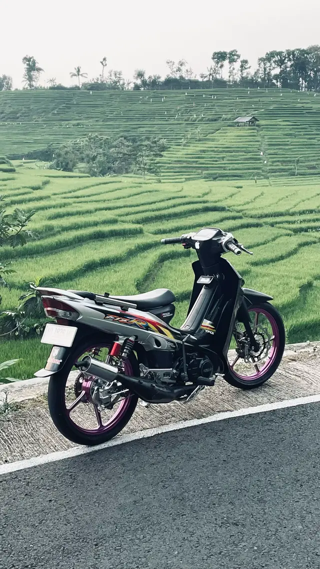 😋😋.#penigenk⚡️ #fyp #masukbranda #fizrgantengstyle #twostroke #fizr_2stroke #agstyle5km #5kmkagakngejem #fizrsunmorry #fizrmodifikasi #3kmkagakngejim #fizrplatag 