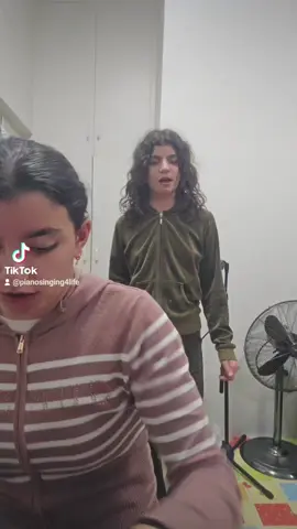 I wanna be yours ✨️✨️✨️ @Lielle Perez 🇮🇱✨️ #piano #fyp #likeandfollow #iwannabeyours #singing