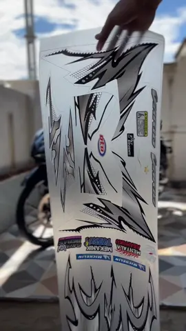 Rekomendasi striping dana pelajar nih🤩#stripingvario #vario #vario125 #vario150 #vavarioan 