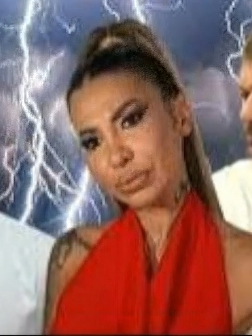 Šok, Aneli ljubi Janjuša i Luku zajedno. @zadruga_elita_official @republika.rijaliti @republika.zabava @ermi_bolan @anelinora  #zadruga #srbijatiktok🇷🇸 #Balkan #viral #bosna #tiktokviral