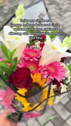 Bunga Bouquet mix 💐 Nova Florist  (Bakul Kembang)  Supplier Bunga Segar Sumowono Bandungan  Since 2001  Menyediakan berbagai macam jenis bunga segar, bunga mawar dan lain lain.  Siap antar sampai tujuan 🌻 Info pemesanan 081225780103 Lokasi 1 Pasar Bunga Bandungan  Lokasi 2 Nova Florist  #pasarbungabandungan  #novafloristbandungan  #bakulkembang  #freshflowers💐  #fyppppppppppppppppppppppp 