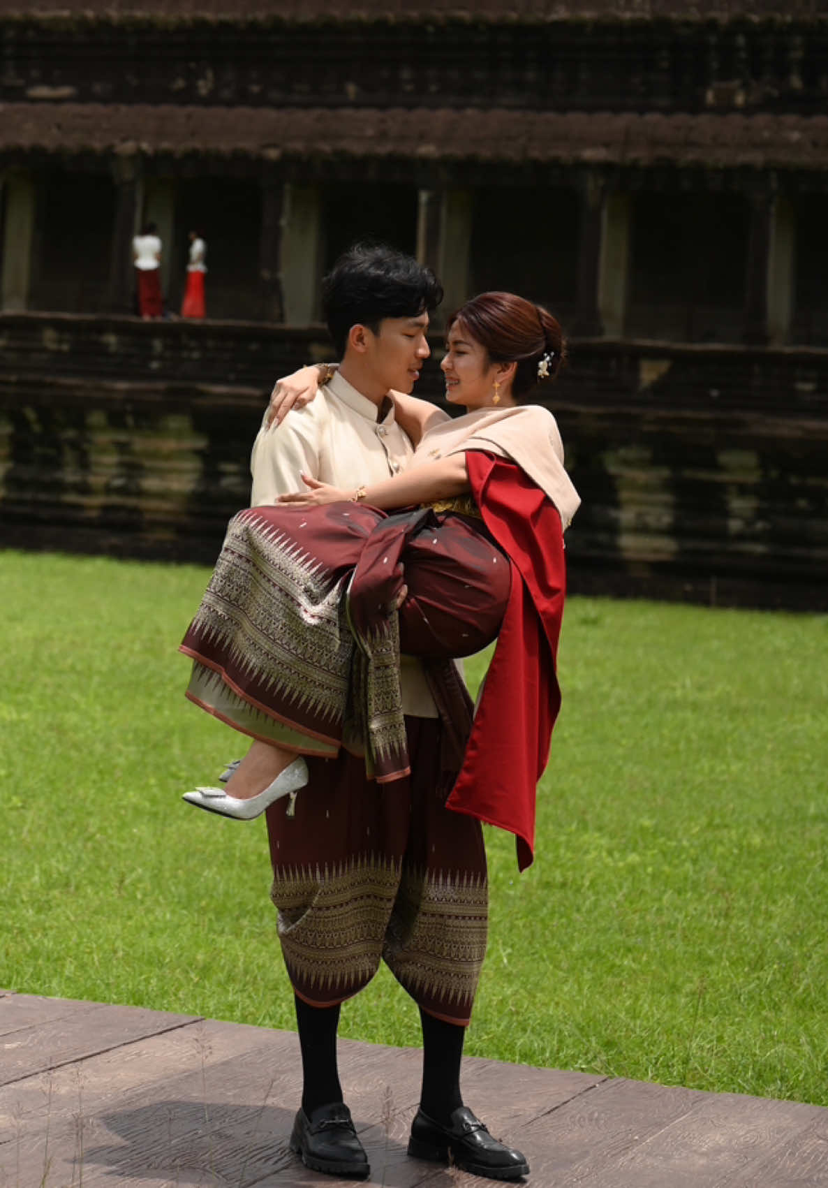 Siem Reap Date @Mit Chan Udom 🥰Joined the trend 💛#siemreap #khmertraditionalclothes🇰🇭 #loml #couple  #trend 