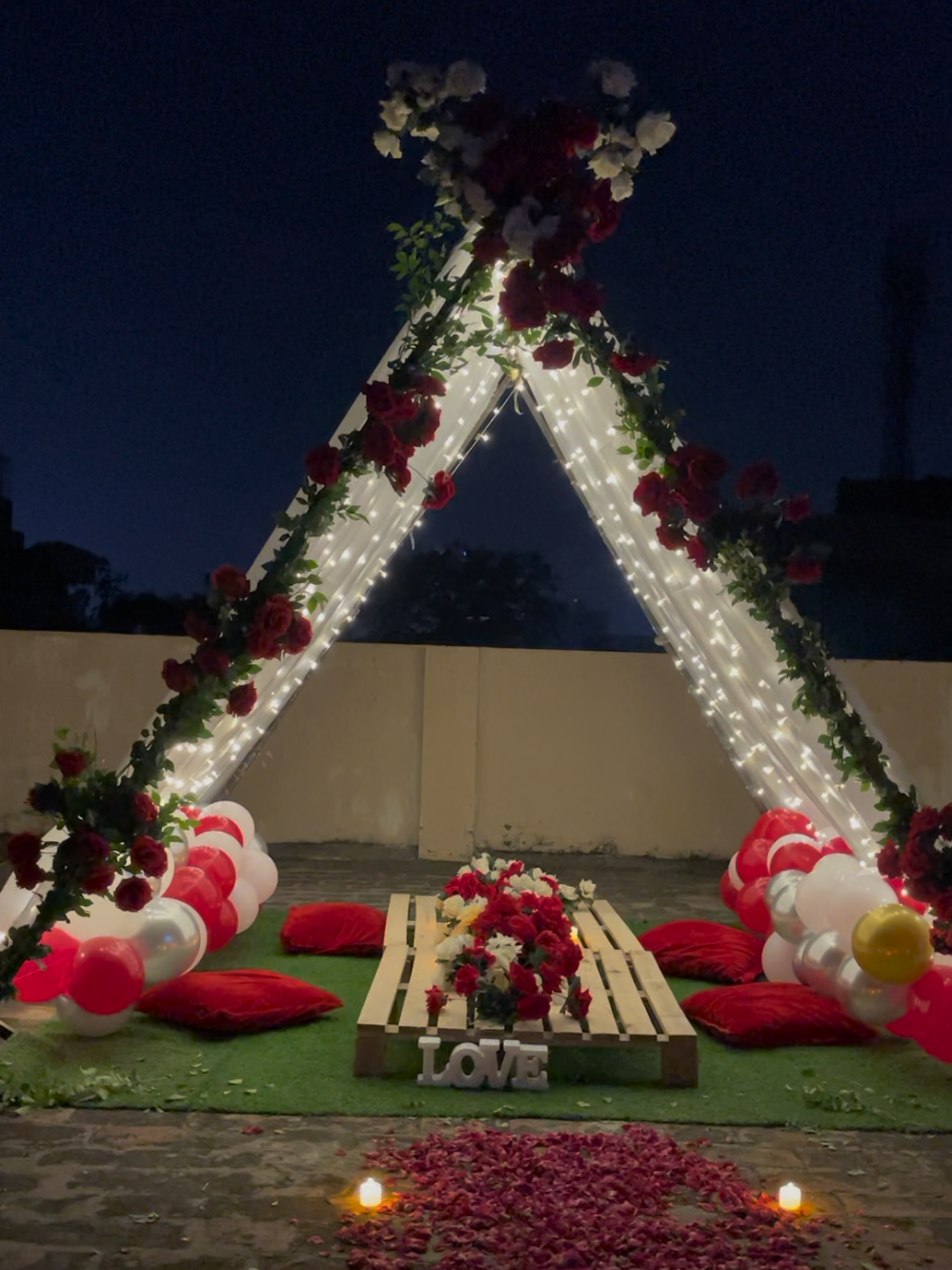 Wan to surprise yoyr partner? Get this decor only in 18k #foryou #foryoupage #lajpalevents 