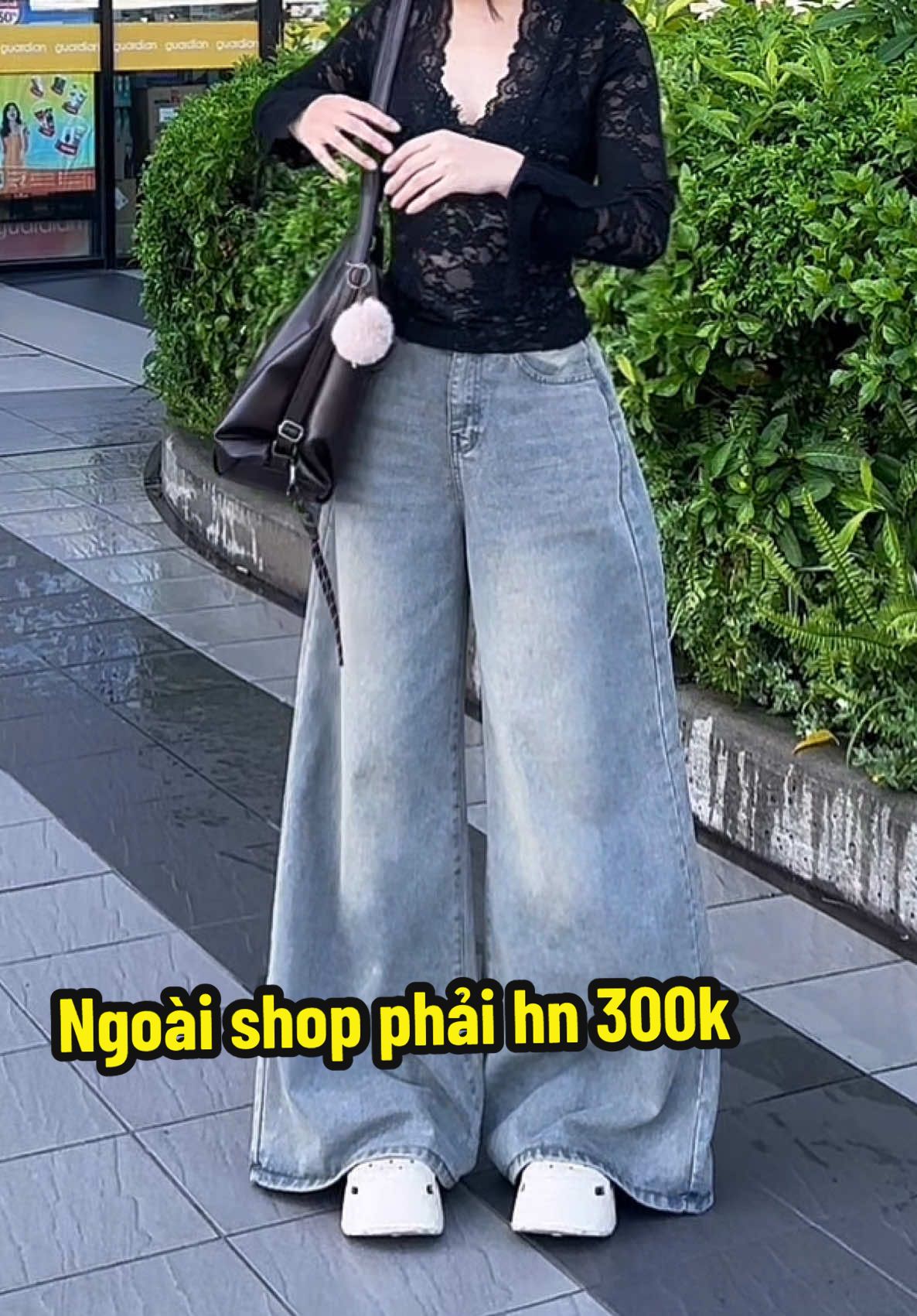 Ở ngoài phải hơn 300k chứ ở đó mà hơn trăm  #xuhuong #quanjeanongrong #tiktok #thoitrang 