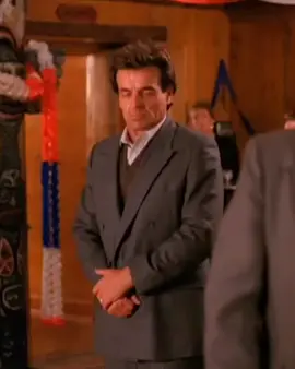 One chants out between two worlds, Baa-dee-yaa with me #twinpeaks