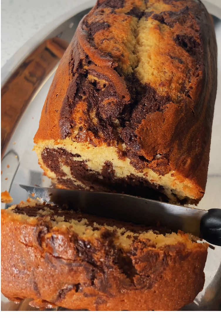 CAKE MARBRÉ AU CHOCOLAT ULTRA MOELLEUX 😍  #marbré #chocolat #recettesimple #recettefacile #recette 