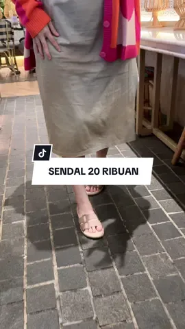 Sendal 20rb! #promoseruweekend #rekomendasikameggapernahsalah #kameg #sendal #mackers 