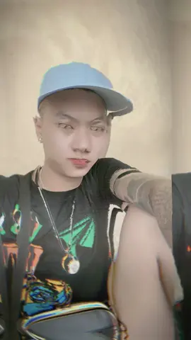 Tài giỏi cũng không bằng tài chính. Cơ bắp cũng không bằng cơ ngơi !