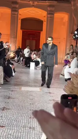 #زهير_مراد #fashion #مصممة_ازياء #👠👗🦋🖌️🎨✂️ #تصميم_فيديوهات🎶🎤🎬 @Thomas wu 