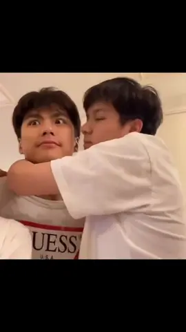 Put your hands up in the air - Ohmnanon Ver. 🤣 #ohmnanon #nanon_korapat #ohmpawatt #viral 