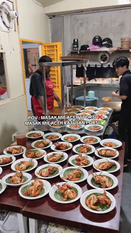 Untung semuanya sat set, best team dapur😍🦀 #seafoodbandaaceh #rumohbieng #kotabandaaceh #kulinerbandaaceh #mieacehenak 