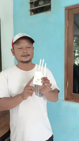 wifi repeater,repeater wifi, penguat sinyal wifi#wifirepeater#wifirepeater4antena#repeaterwifi#repeaterwifi4antena #penguatsinyalwifi 