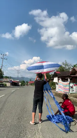 #layangekorpanjang #layangminang #layanglayang #ekorpanjang #solokaselatan 