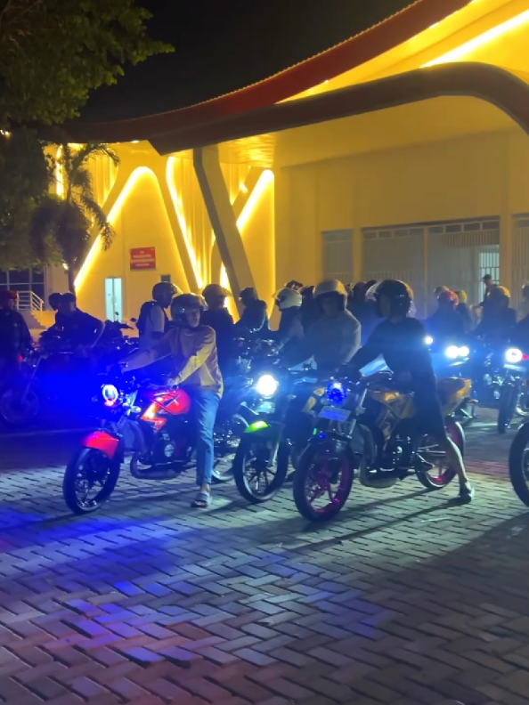 seng mangkat absen o✋ #cb125se  #herexjatim #twostroke #wonogiri24jam #tigerindonesia 