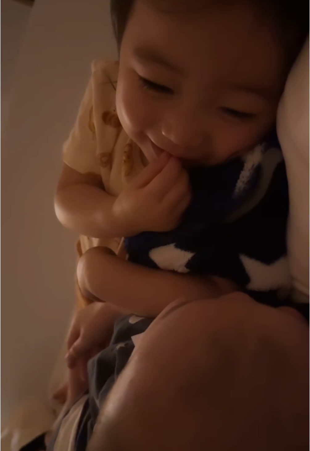おやすみなさい😊#姉弟#子供のいる暮らし #家族#男の子ママ #おうちじかん#星さん#オススメ