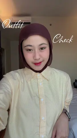 Outfit checki!💛👀  #fitcheck #OOTD #outfitideas #fashiontiktok #ootdhijab 