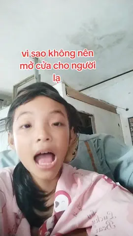 người xấu có thể đóng giả bất cứ ai,dạy con luôn cảnh giác  #antoanchotre#giaoductre#donghanhcunhcon#meoiconlenlamsao