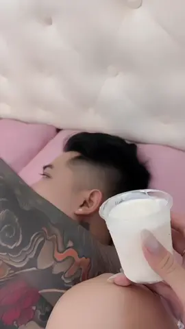 “ Tại vì anh nghĩ mình được yêu thêm lần nữa nên mới mở lòng và yêu em bằng cách tử tế nhất đấy chứ… Nếu biết trước kết quả như ngày hôm nay thì ngày đó anh đã ngó lơ đi rồi “ 🍀