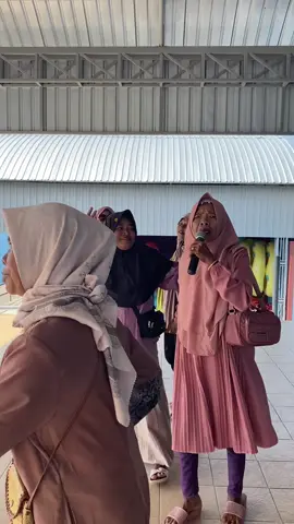 Seru kyaknya ya kalo msuk circlenya😭🤣🤌🏻 #malindoswimmingpoolgresik #fyp #wisatagresik #kolamrenang #kolamrenanggresik 