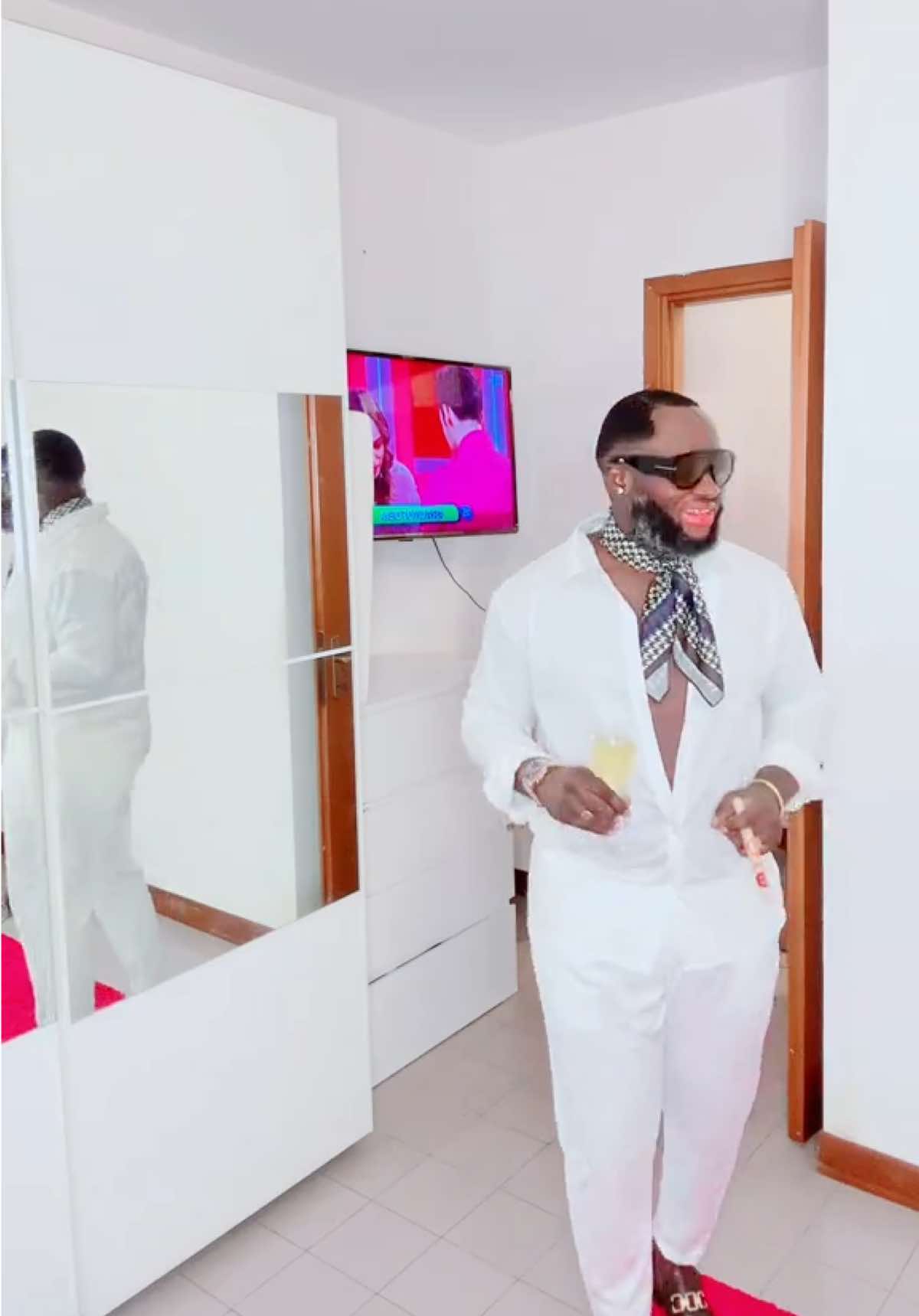 Always show gratitude to people that helps u in life….💐📍#daddylumba #highlifetiktokers #fyp #fourpage #ghanatiktokers🇬🇭🇬🇭🇬🇭 