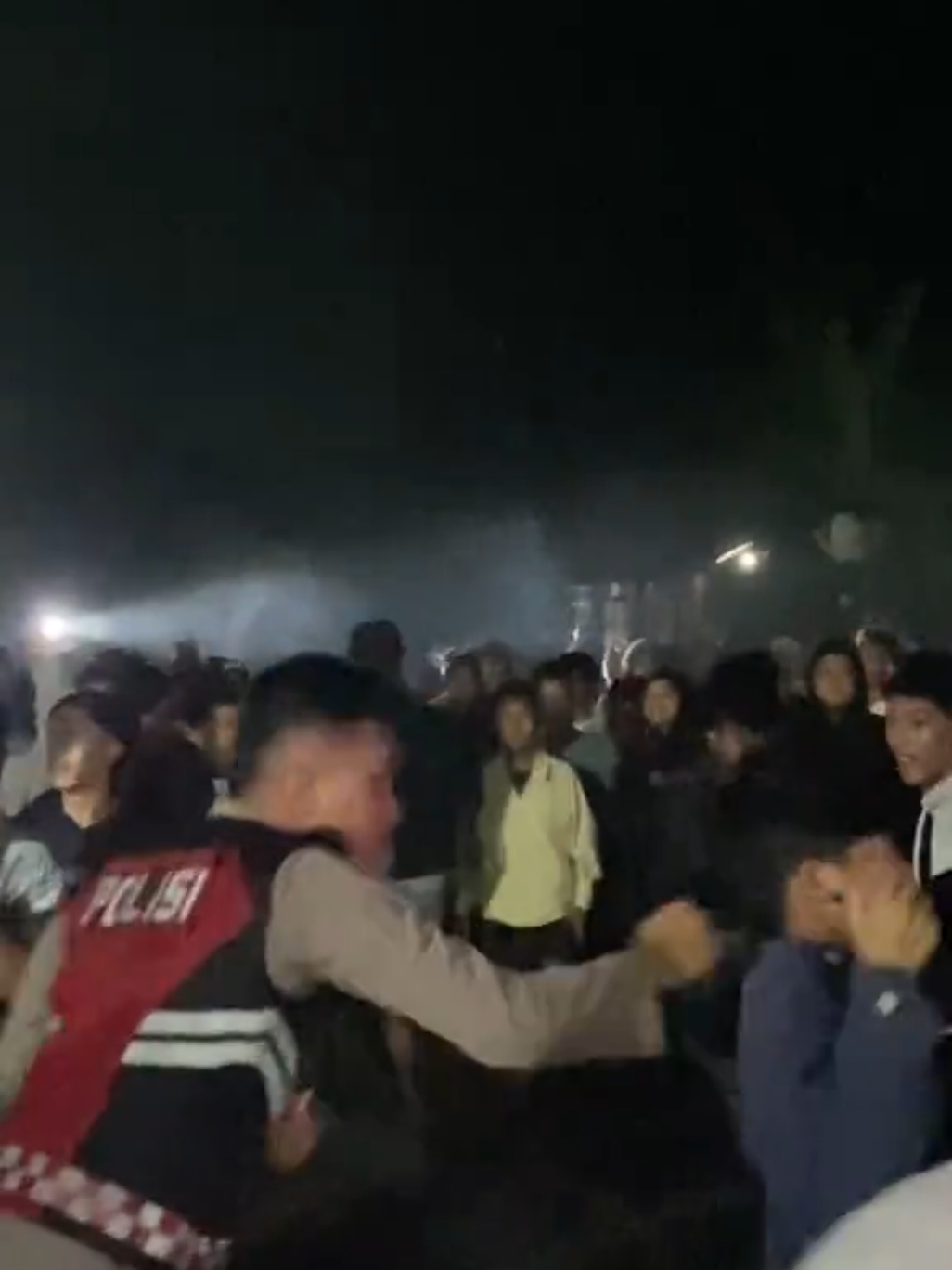 Koyok biasane lah, lagi terakhir ya lagu keramat.  .  Repost from: @muhamadsyaein_  .  #ojing #ojingtogether #ojingdemak #infoorkesdemak #lalunamusic 