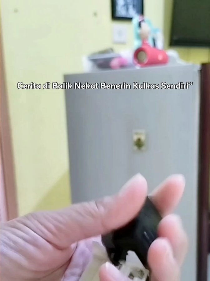 Membalas @lagitrending_ Seneng banget baca komentar ibu-ibu yang kulkasnya nyala lagi, tapi aku juga paham banget kalau ada yang belum berhasil 🙏.”