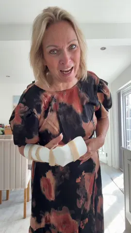 Which dress from @axparis do you think looks the best? 