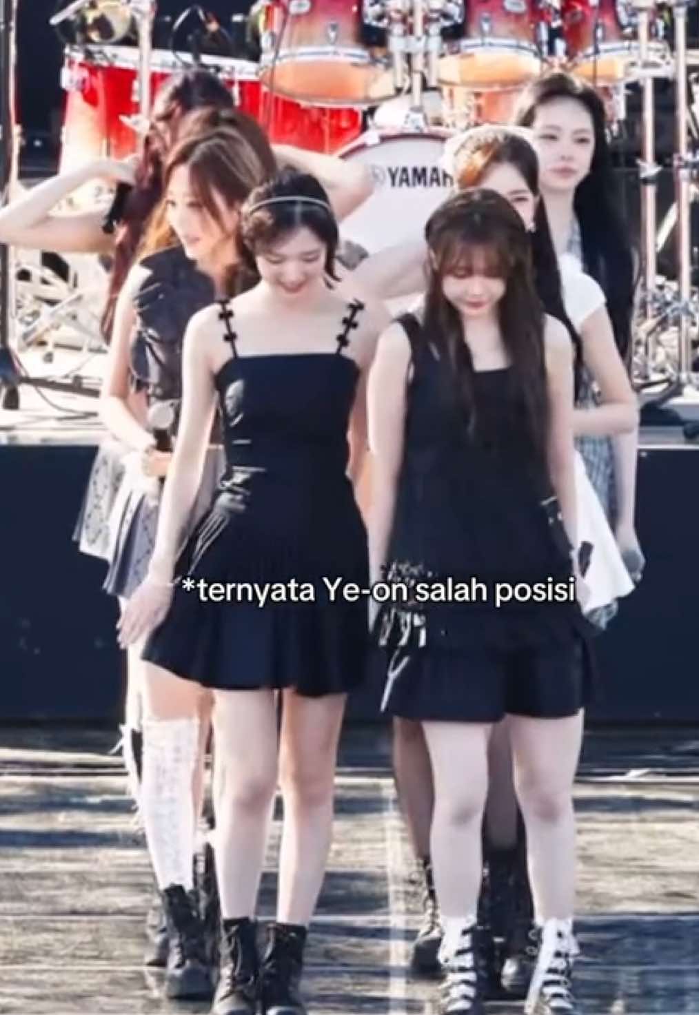 Tiap perfom ada aja pasti Corenya😌 #hearts2hearts #h2h #ye_on 