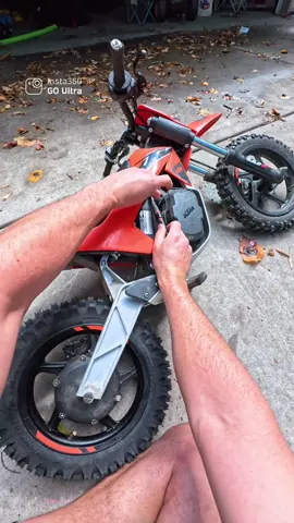 Replying to @Matt McHughriding video at end 🔥🔥🔥. Part 2 KTM sx e2 tire change with my 4 year old helper. Shot on the insta 360 go ultra with hat clip mount #ktm #sxe2 #tirechange #dirtbike #DirtbikeLife @insta360 official @insta360motorcycling 