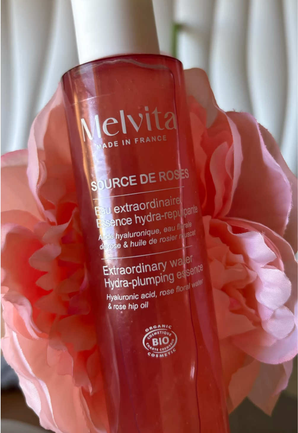 L’eau extraordinaire source de roses de @Melvita 🌸 La nouvelle base indispensable à ma routine ! Hydratation garantie 💧 #melvitaofficial #skincare #base #hydratation #beauty 