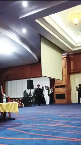 maaf yaa guyss tangan saya geterrr pas lihat Alwi sedekat ituu🥹🤣#alwiassegaf03 