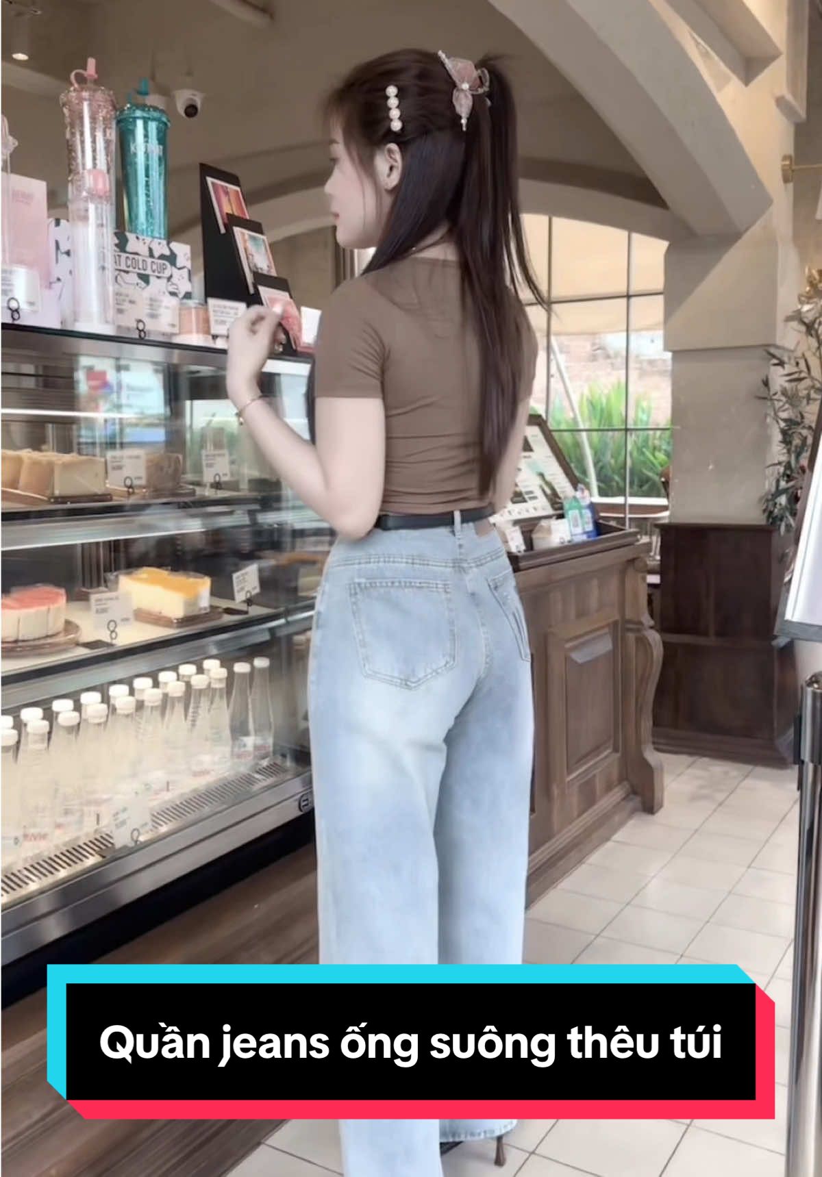 Quần jeans ống suông thêu chữ vệt sơn 2 màu , cos quần 95cm dành cho các bạn nấm cũng bon chen được luôn ạ #hydijean #quanjeannuongrong #xuhuongtiktok #quanjeanlungsieucao #quanjeanongsuong 