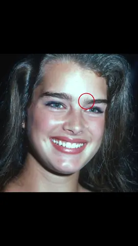 Cowlicks are beautiful#brookeshields #brookeshieldsyounger #cowlick #eyebrowshapinge #foryoupage 
