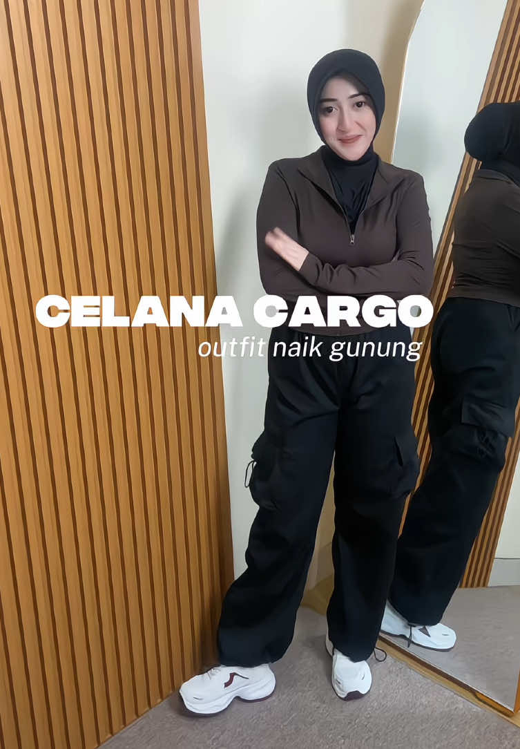 ga expect kalau bahannya setebal ini dan ga bikin gerah! panjangnya pas buat badan petite #fyp#celanacargo#cargowanita#cargopants#outfit