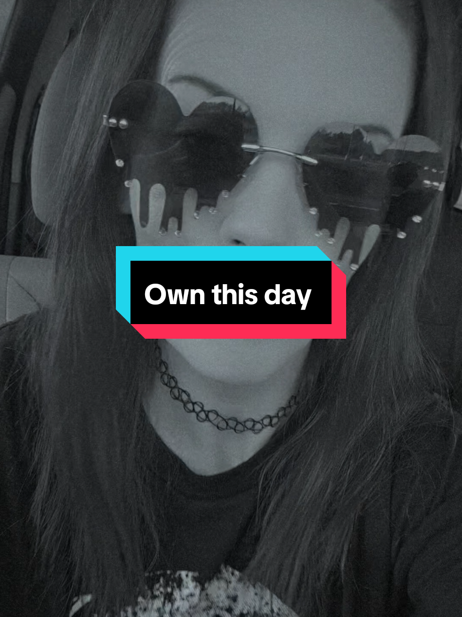 Own the day 🙌🤘🖤 #vix333  #💀Lost🥀Souls🖤Misfits💀  #dankvisionz  #☠️hauntedsoulz💀  #fr3aks_unl3ash3d  (not my song) 